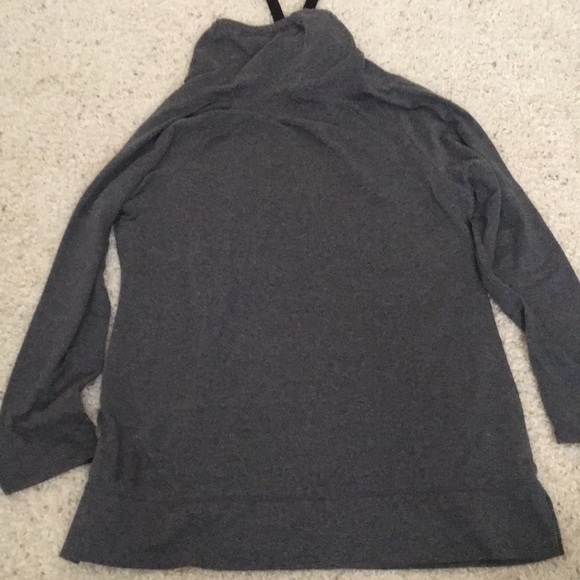 ✨ Closet Clearout⬇️ C9 by Champion Sweatshirt - Picture 7 of 8